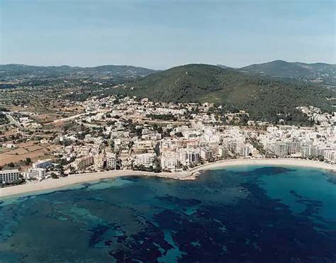 Playa De Santa Eulària Santa Eulària Des Rius Isla De Ibizaeivissa