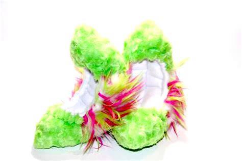 Figure Skating Furry Soakers Cf08 Lime Fuzzy Fur With Center White