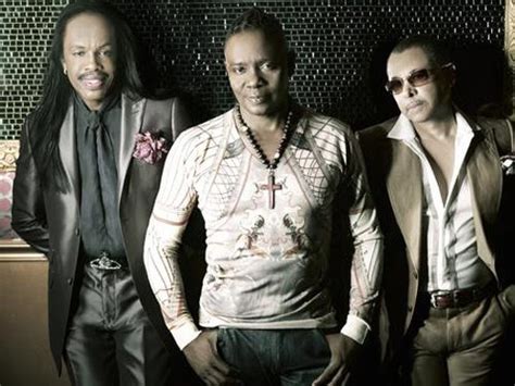 Earth, wind & fire (abbreviated as ewf or ew&f) is an american band that has spanned the musical genres of r&b, soul, funk, jazz, disco, pop, rock, dance, latin, and afro pop.23 they have been described as one of the most innovative. Concert Review: 'Earth, Wind and Fire' at The Theater at ...