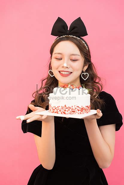 Sweetheart Girl Eating Cake Picture And Hd Photos Free Download On Lovepik