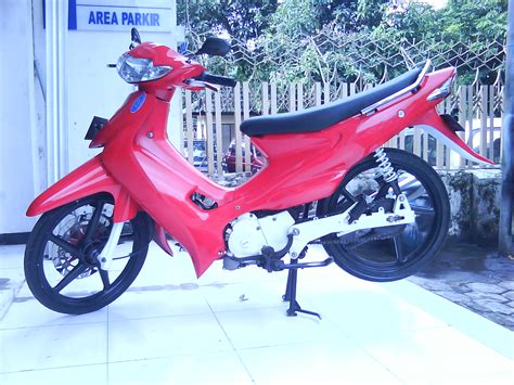 Untuk tipe suzuki satria f150 atau suzuki satria fu 150 ini merupakan salah satu motor besutan suzuki yang paling banyak digemari di pasar otomotif indonesia, terutama bagi para kawula muda. all about motorcycle: Suzuki Smash Modification at Malang ...