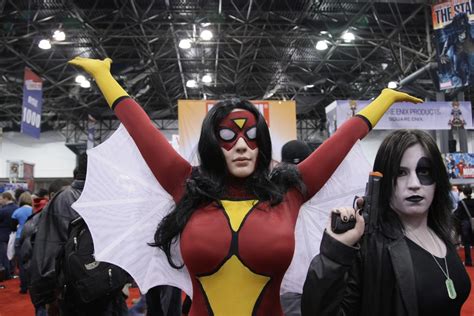 new york s comic con is on here are our favorite cosplayers