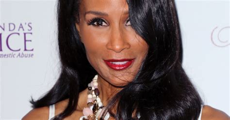 41 Years Later Beverly Johnson Reflects On Being Vogues First Black Cover Model Huffpost