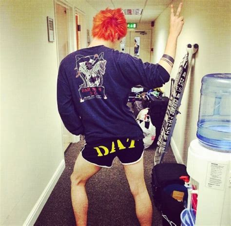 Shake Dat Booty 5 Seconds Of Summer