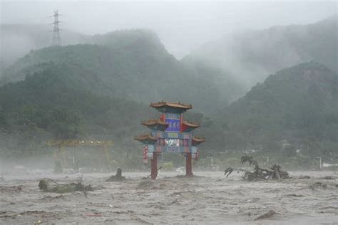 At Least 20 Dead And 27 Missing In Floods Surrounding China S Capital Beijing Thousands