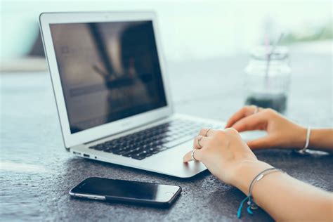 Fix screen resolution problem in windows 10 if you are having a issue changing your display settings because they are grayed. Your Mac screen is zoomed in? Follow these steps to fix it ...