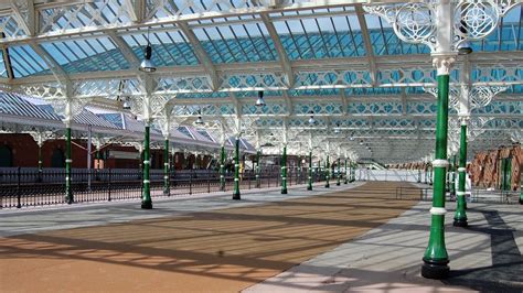 Langų, stiklo ir durų montavimas, kitas remontas, kiti statybos darbai. Tynemouth Train Station, Tyne & Wear