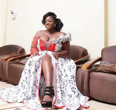 Nigerian Lady Goes Viral As Photos Of Her Massive Cleavage Hits The
