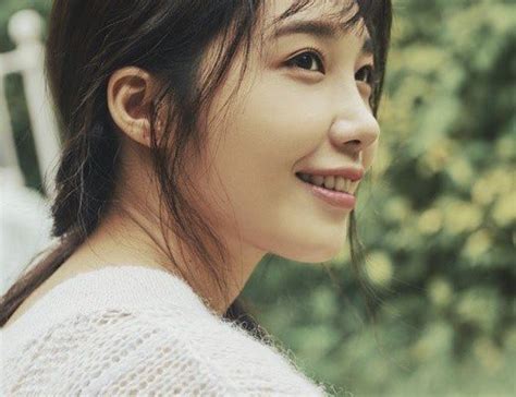 Singer, musical actress, musician and actress. Jung Eun Ji Sails To Sydney For Travel Entertainment Show