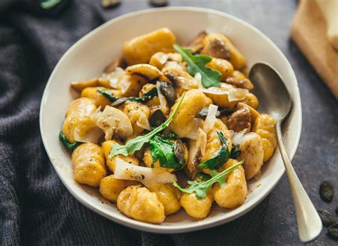 Découvrez notre recette de Gnocchis de potimarron aux champignons et