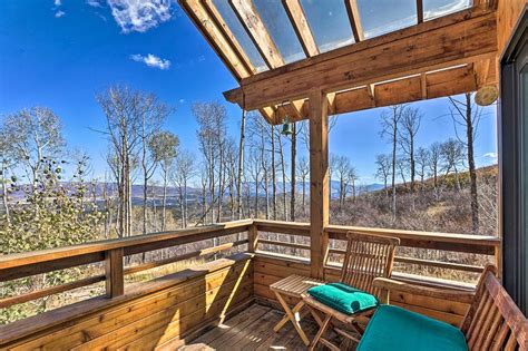 Modern Cabin W Balcony Views Fireplace Has Patio And Skiing