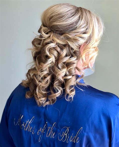 15 Beautiful Hairstyles For Mother Of The Bride Thats Easy To Put Together The Undercut