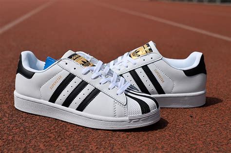 Adidas superstar schwarz damen (26). Adidas Superstar 80s Trainer sneakers weiß schwarz Gold ...
