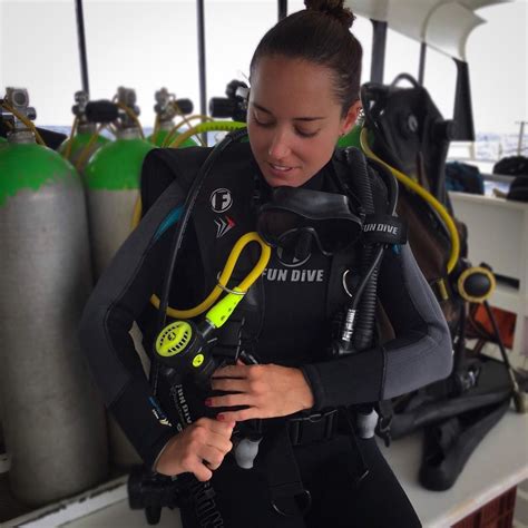 Trabalhar é Tornar O Amor Visível 🙏🏻💙 Fot Womens Wetsuit Scuba Diving Gear Scuba Girl