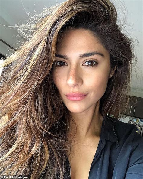 Former Home And Away Star Pia Miller Flaunts Her Flawless Physique In