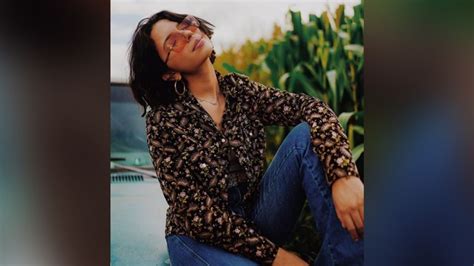 Ángela Aguilar Paraliza Instagram Al Asolearse En Exquisito Outfit