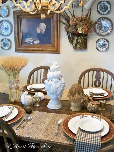A Stroll Thru Life: An Everyday Tablescape For The Breakfast Room