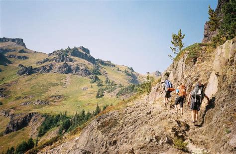 Best Hikes Near Portland Goat Rocks Wilderness Field Mag