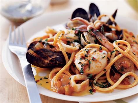 Thicken with 2 tbsp cornstarch and 3 tbsp water. Seafood Pasta with Tuscan Hot Oil Recipe - Rolando ...