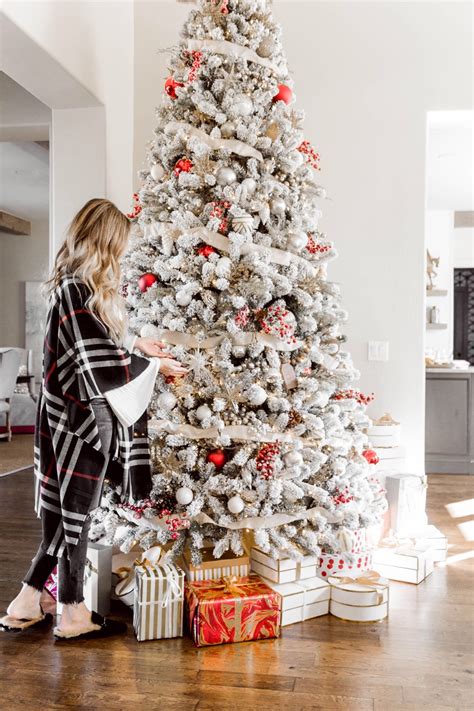 How To Decorate A Flocked Christmas Tree 5 Things You