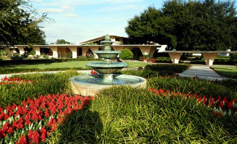 Campus Of Florida Southern College Designed By Frank Lloyd Wright In