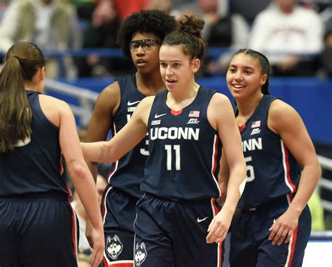 How Lou Lopez S N Chal Is Using Her One Shot With Uconn Women S