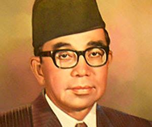 He is a licensed reciter, certified in imam assim and imam ibn kathir from sheikh yassine taha al azzawi. The Prime Ministers of Malaysia: The Third Prime Minister ...
