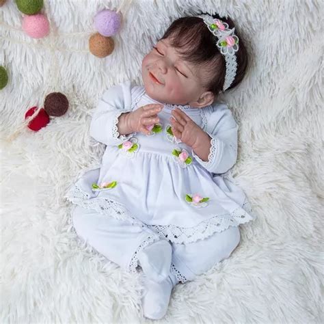 bebê reborn menina recem nascida olho fechado sorrindo linda parcelamento sem juros