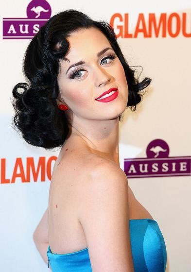 Katy Perry Se Pasa Al Look Pin Up