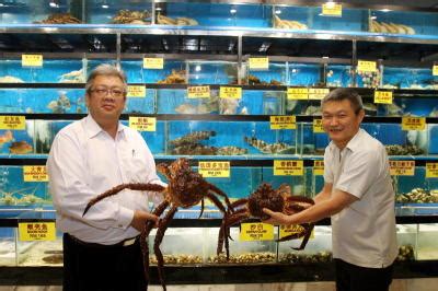 Assorted seafood are the main highlight of their buffet spread, on top of the usual malay cuisine, complete with fragrant curry and all. Unique Seafood serves fresh seafood dishes | The Star