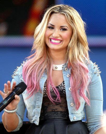 Demi Lovatos Gorgeous Pink Dip Dye On Blond Hair ♥ Pinterest Elisa