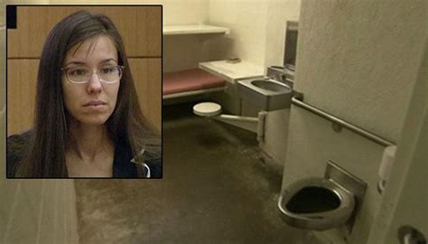Chain Gangs Pink Underwear And Singing Contests Inside Murder Suspect Jodi Arias Life In Jail