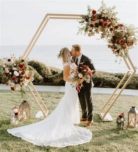 But if there is no time to hydrate, use flowers that can do well pit of water. 23 Creative and Beautiful Wedding Arch Ideas (and How to ...
