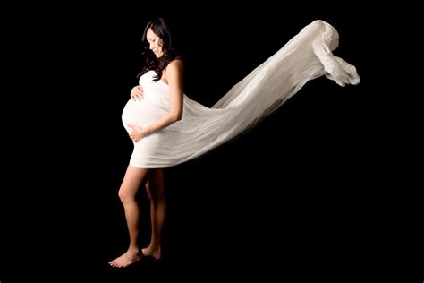 Creative Ideas For A Pregnancy Photoshoot