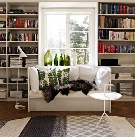 But don't assume that light colors are your only option. Decoration Tips To Make Your Room Look Bigger - Bored Art