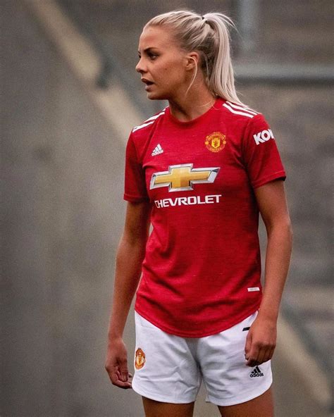 Pin By Red Devils On Manchester United Women S Season 2020 21 Female Soccer Players Girls
