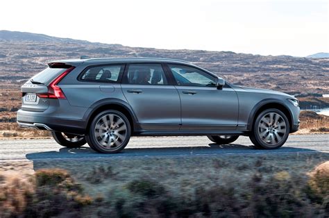 2017 Volvo V90 Cross Country 9 Things To Know