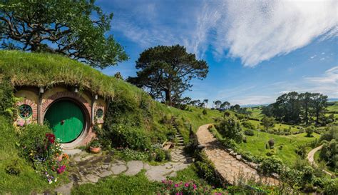 Hobbiton Is A Real Place In New Zealand This Is What It Looks Like