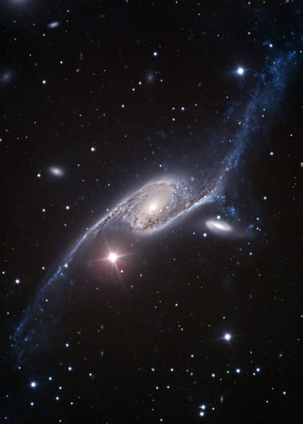 The Giant Spiral Galaxy Ngc 6872 Is More Than 700000 Light Years