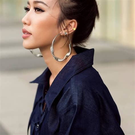 Diệu nhi là người biểu lộ rõ nhất sự ngạc nhiên, cô nàng nhắm mắt, hít thở thật sâu và. Tiểu sử diễn viên Diệu Nhi