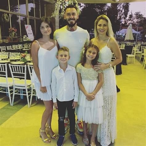 Mauricio pinilla y gissella gallardo. Gisella Gallardo revela enfermedad de su hija con emotivo ...