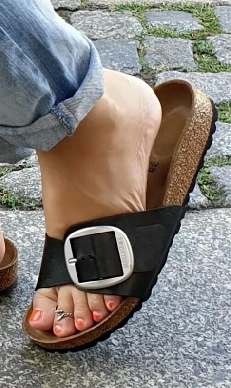 Pin By Fayek Ragheb On Birkmadridbigbuckle Birkenstock Wooden Sandals Womens Feet