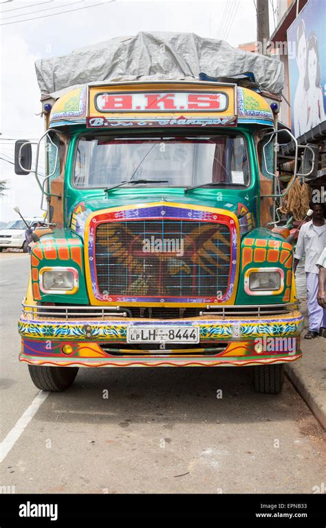 Sri Lankan Lorry Hi Res Stock Photography And Images Alamy