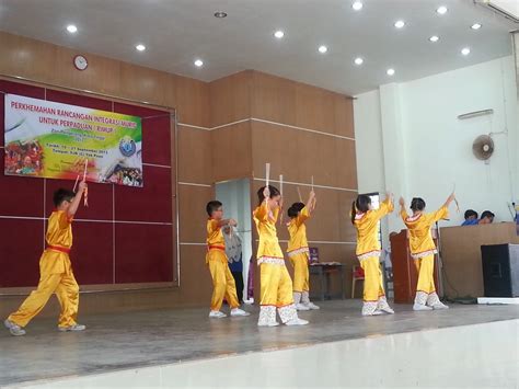 Melalui penggunaan ict, para guru boleh memaksimumkan penambahan perkongsian pembelajaran secara online sama ada pembelajaran secara jarak jauh atau pembelajaran kendiri tanpa mengambil kira lokasi dan tahap. Bank Soalan Matematik Sekolah Rendah Tahun 1 - Tersoal m