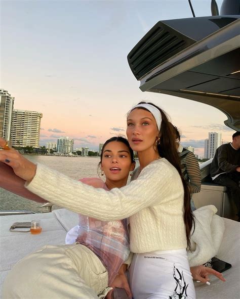 Strike A Pose From Bella Hadid And Kendall Jenner S Miami Girls Trip E News