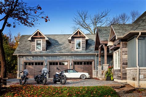 Check spelling or type a new query. Custom Waterfront Home Barrie - Classique Chic - Garage - Toronto - par Madison Taylor