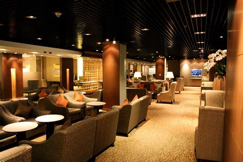 21 Best Airport Lounges For Relaxing Eating And Even Getting A Haircut