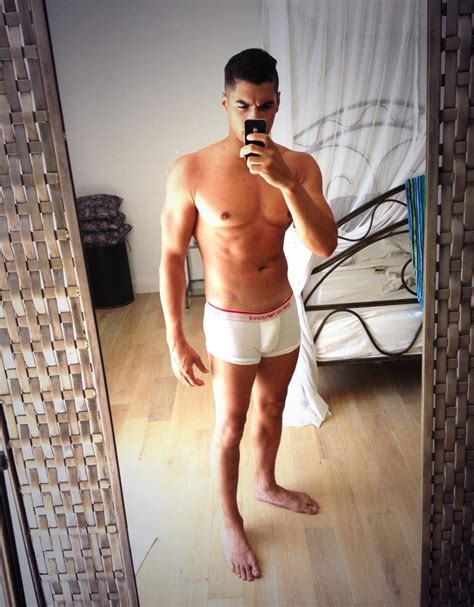 Louis Smith Defends Unflattering Ibiza Snaps With Sexy Selfie Metro News