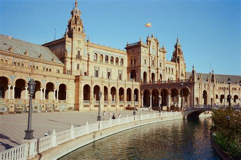 Enjoy the beautiful sights and attractions. Sevilla City Scanner 001