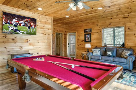 The 6 Best... - The Rising Wolf Lodge, Pigeon Forge, TN Area